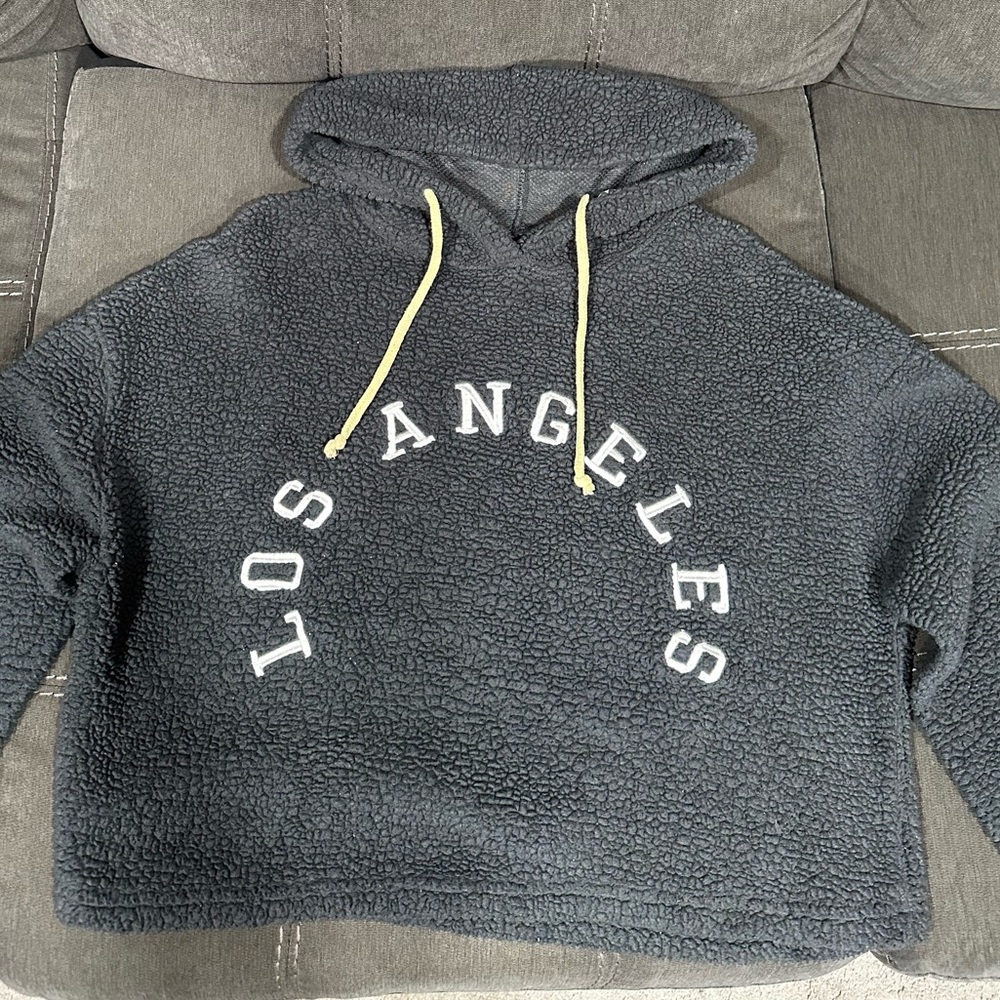 Nice plush heavy sweatshirt, very soft